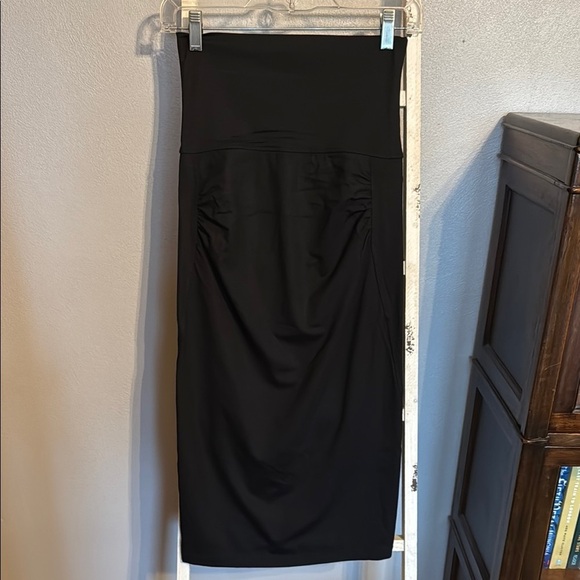 NWOT Wear in Good Health Elegant Black Pencil Skirt - Picture 1 of 7